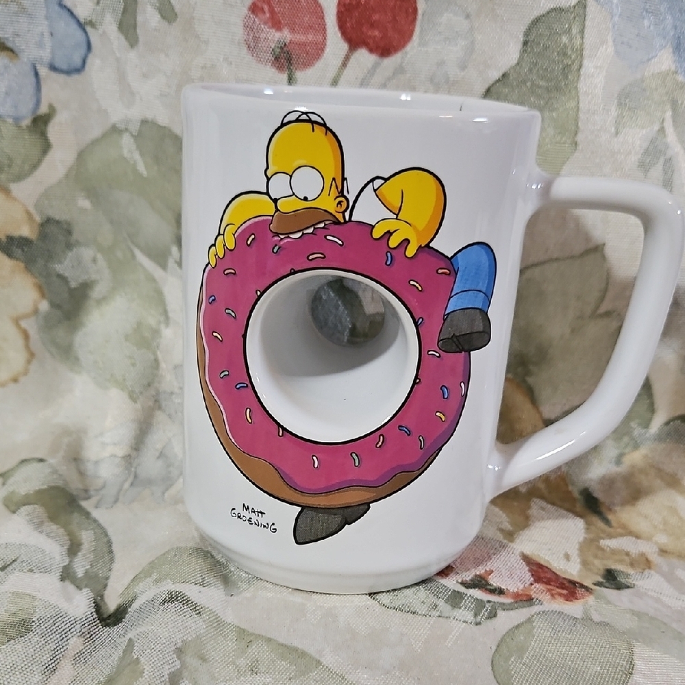 UNIVERSAL STUDIOS Exclusive Homer Simpson Donut Holder Mug (2)
